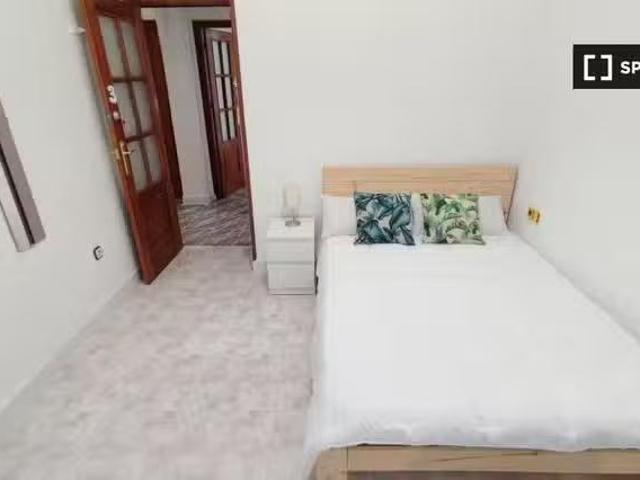 Nuevo Se alquila habitación en piso compartido de 6 habitacion.