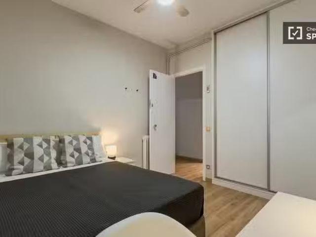 ¡Recién llegado! Se alquila habitación en piso compartido en B.