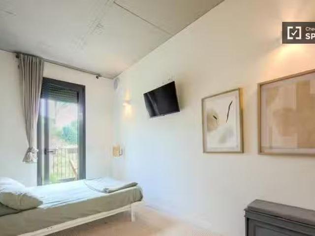 Acogedor Se alquila habitación en piso compartido en el Guinar.