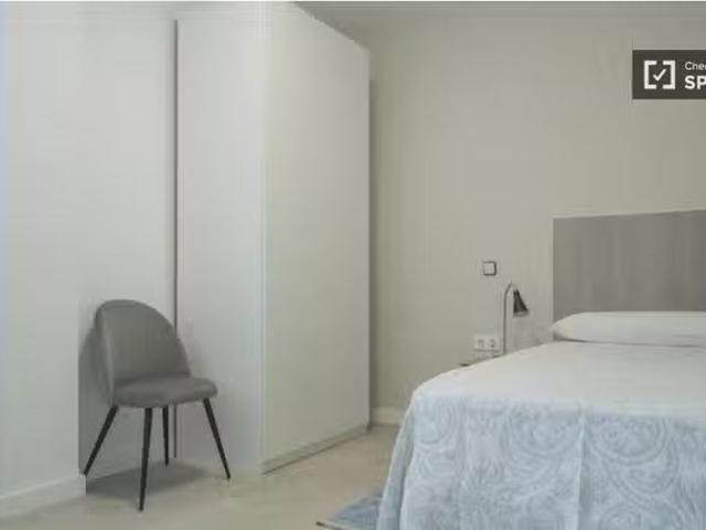 Encantador Se alquila habitación en piso de 8 dormitorios en M.