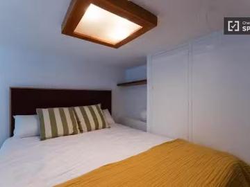 ¡Renta! Se alquila habitación en piso de 8 habitaciones en Ens.