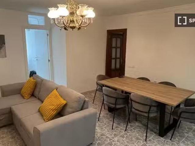 Acogedor Piso de 4 habitaciones en alquiler en Parque Victoria.