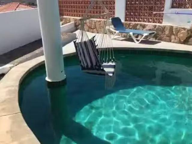 ¡Recién llegado! Piso de 5 habitaciones en Avenida Rey Juan Ca.