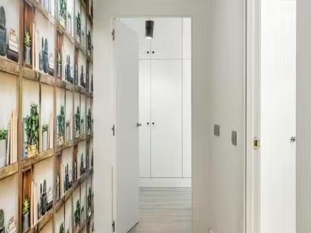 ¡Recién llegado! Piso de 1 habitación en Calle de la Madera, C.