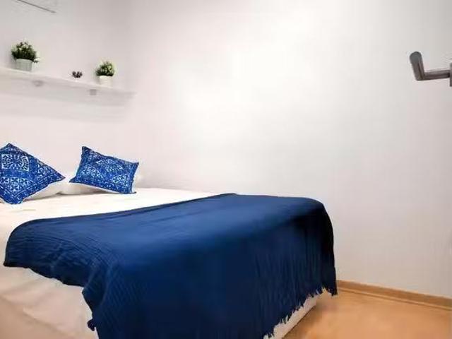 ¡En alquiler! Piso de 1 habitación en Calle de Sagunto