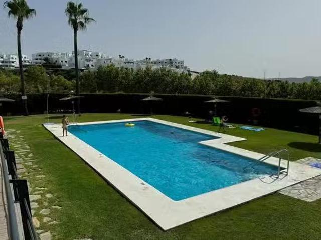 Único Piso de 1 habitación en Calle Trebujena