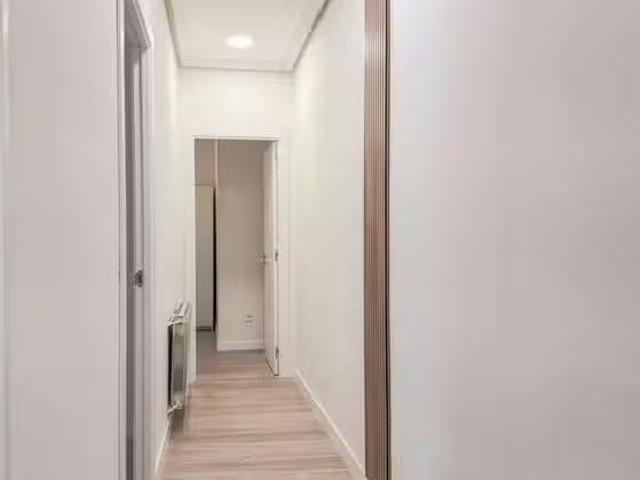 Barato Piso de 1 habitación en Plaza de Isabel II, Centro