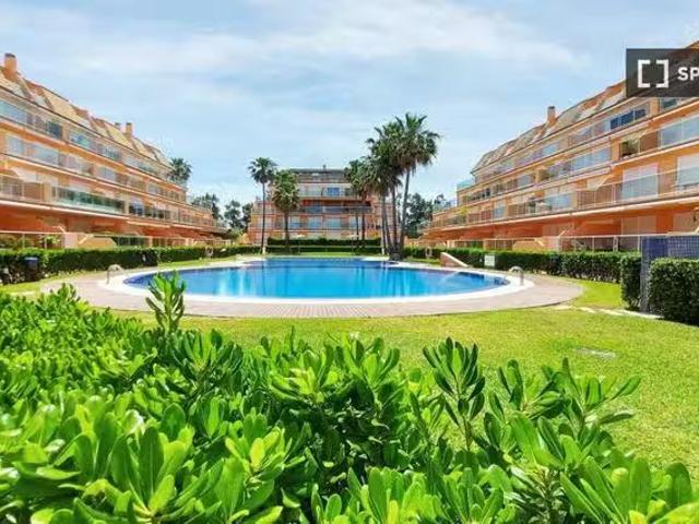 Nuevo Piso de 2 dormitorios en alquiler en Dénia, Alicante