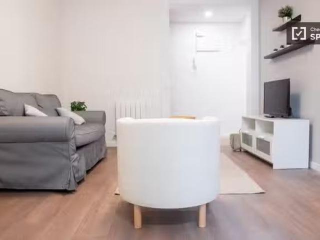 ¡Recién llegado! Piso en alquiler de 4 habitaciones en Latina.