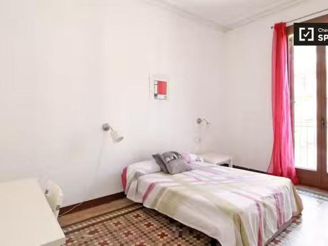 Encantador Relajante habitación en piso compartido en el Eixam.