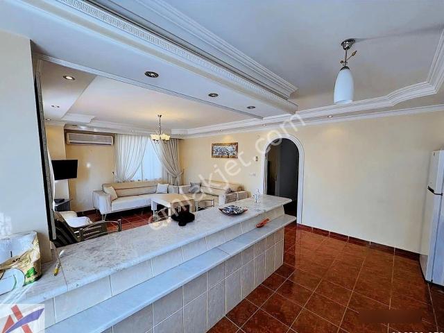 Barbaros Cad. Acil Satılık 2+1 Eşyalı Daire Denize 100m