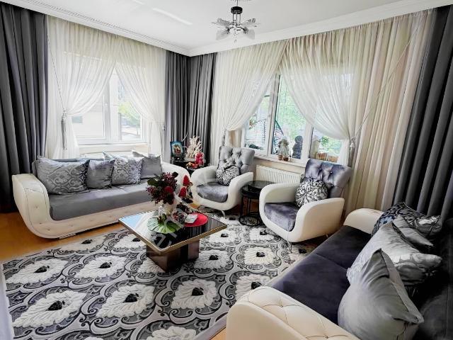 Re/max Tan Barbaros Mah Site İçi Satılık Daire