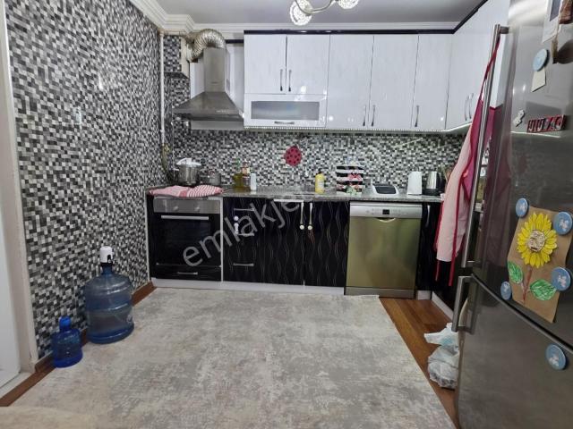 barbaros Mahallesi ✅3+1 100 M2 3 Katlının Zemin Katı ❇️özelikli Kombi Petekli