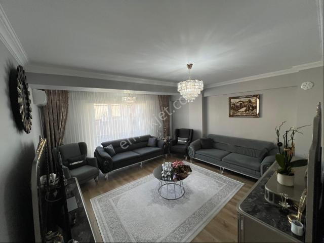 Barbaros Mahallesi’nde Mahmutbey Caddesi Yakını 162 M² Net Özel Tasarım 4+2 Dubleks