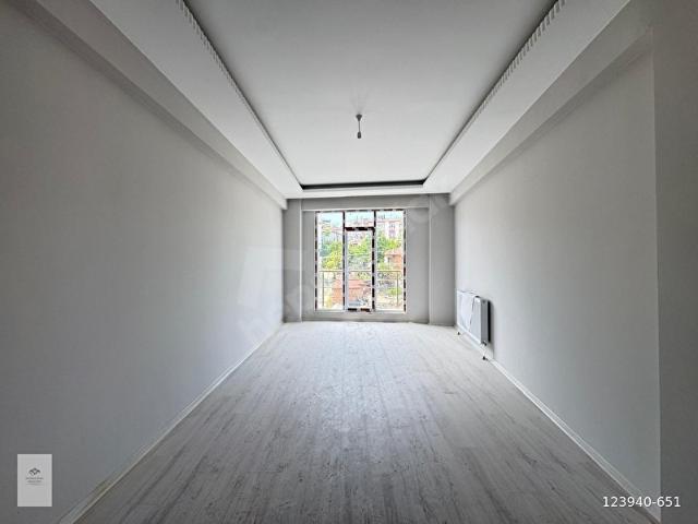 BARBAROS MAHALLESİNDE CADDE ÜSTÜNDE LÜKS GENİŞ 2+1 DAİRE