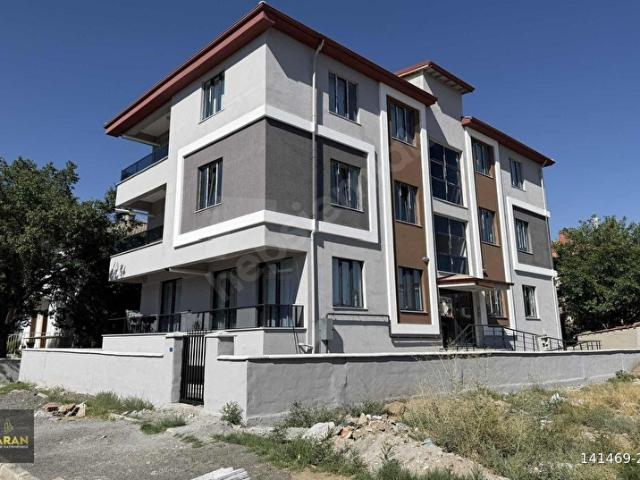 BARBAROS MAHALLESİNDE SATILIK ARA KAT 2+1 DAİRE