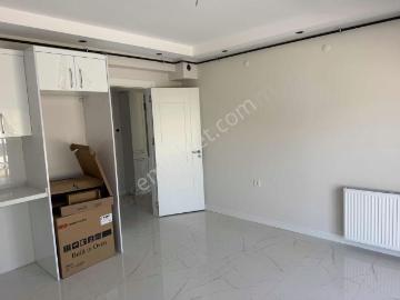 Barbaros Mahallesinde Kiralık 2+1 Meşe Emlakatan