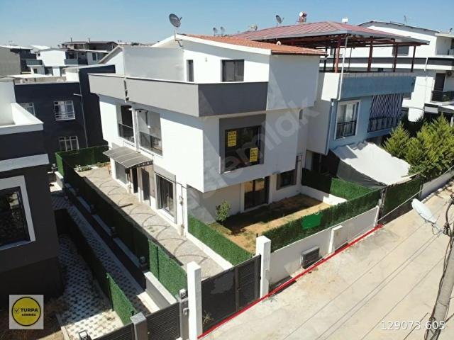 Barbaros'ta Satılık 3+1 Öncephe Tripleks Villa, Bahçeli & Modern