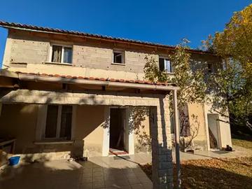 Barbentane 13570 Achat / Vente maison 5 pièces t5 au dernier étage