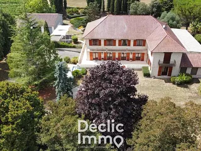 Barbezieux Saint Hilaire 16300 Achat / Vente maison 10 pièces t10 au dernier étage