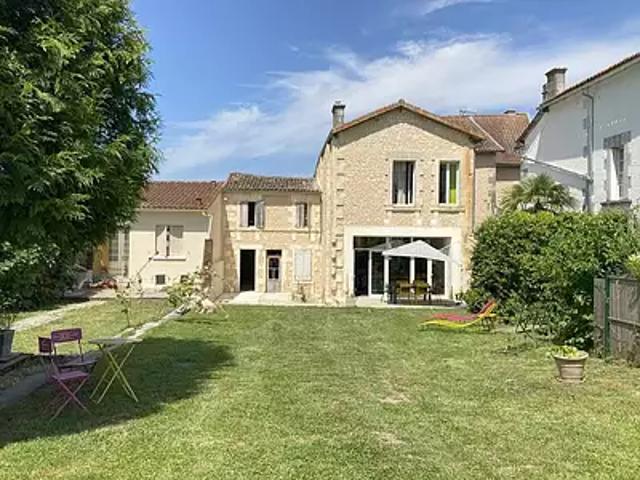 Barbezieux Saint Hilaire 16300 Achat / Vente maison 10 pièces t10 jardin terrasse
