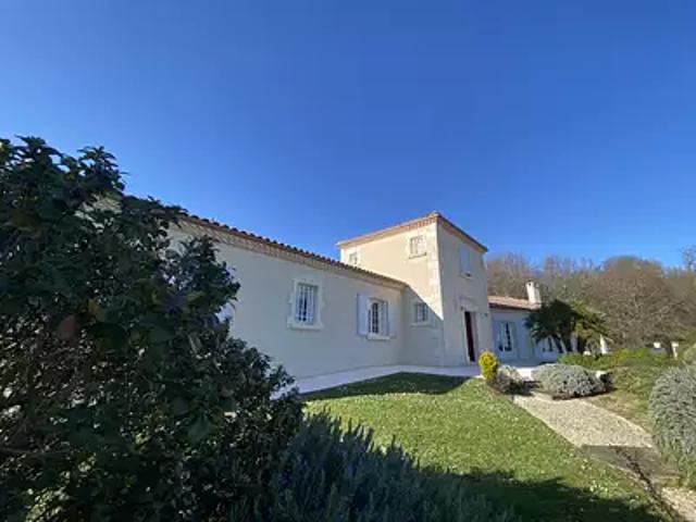 Reignac 16360 Achat / Vente maison 9 pièces t9