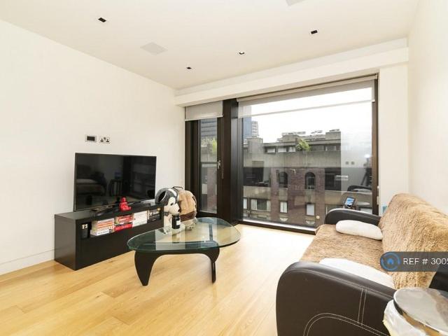 Barbican, London, EC2Y 1 bed flat to rent £3,000 pcm £692 pw