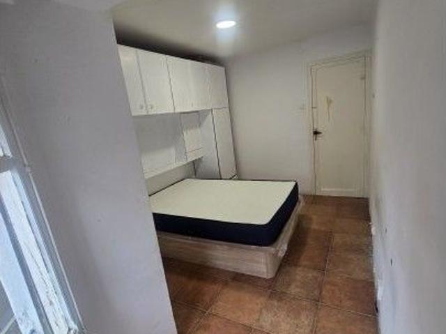 barcelona, Catalonia 08903