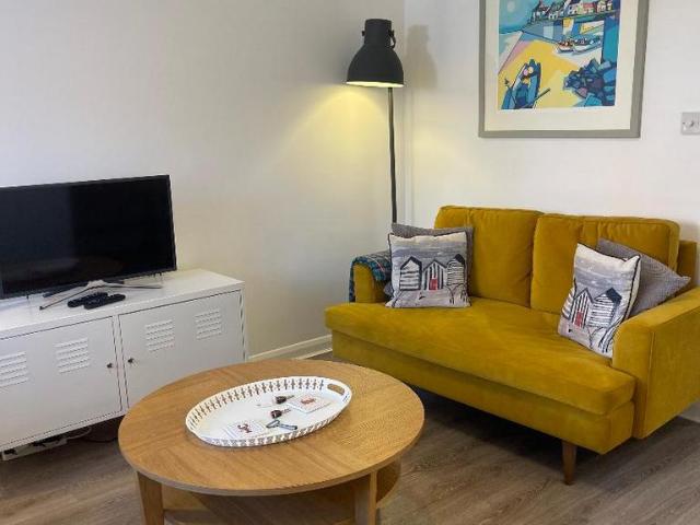 Barchams Yard, Sheringham NR26 2 bed house to rent £1,200 pcm £277 pw