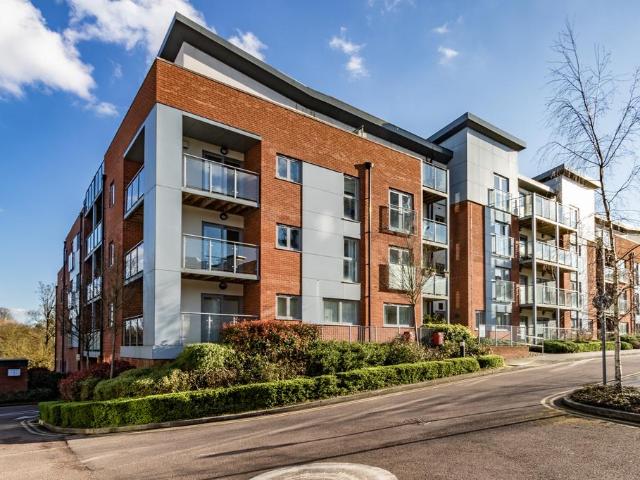 Barcino House, Charrington Place, AL1 2 bed flat to rent £2,000 pcm £462 pw