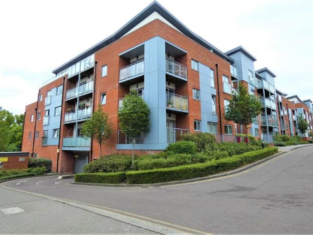 Barcino House, close to Station 2 bed apartment to rent £1,900 pcm £438 pw