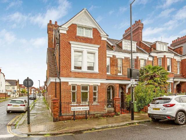 Barcombe Avenue, London SW2 5 bed semi detached house to rent £3,950 pcm £912 pw
