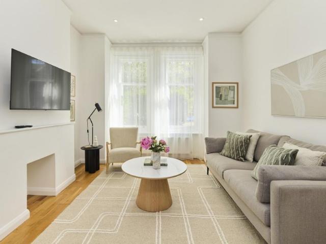 Barcombe Avenue London SW2 1 bed flat to rent £2,600 pcm £600 pw