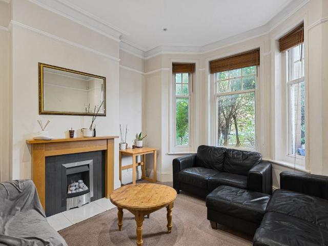 Barcombe Avenue, Wandsworth Common SW2, 4 bed terraced house to rent, £4,000 pcm | PrimeLocation