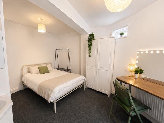 Barcombe Road, Brighton BN1 5 bed house to rent £2,470 pcm £570 pw