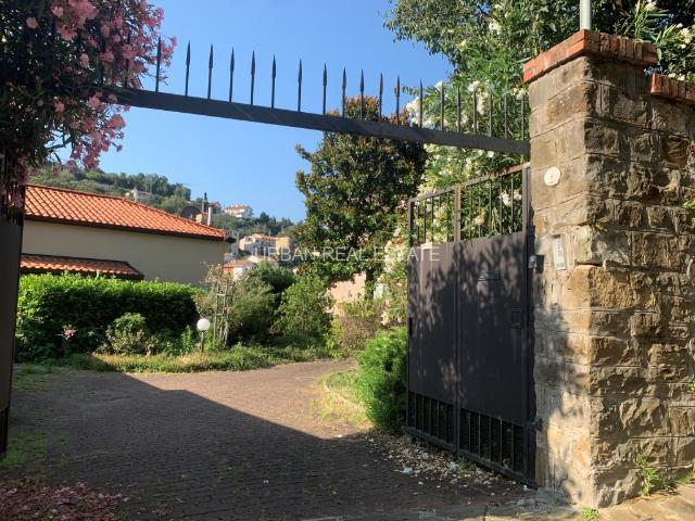 Barcola villa singola arredata