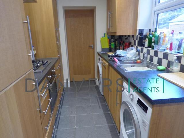 Barclay Street, Leicester LE3 4 bed semi detached house to rent £2,080 pcm £480 pw