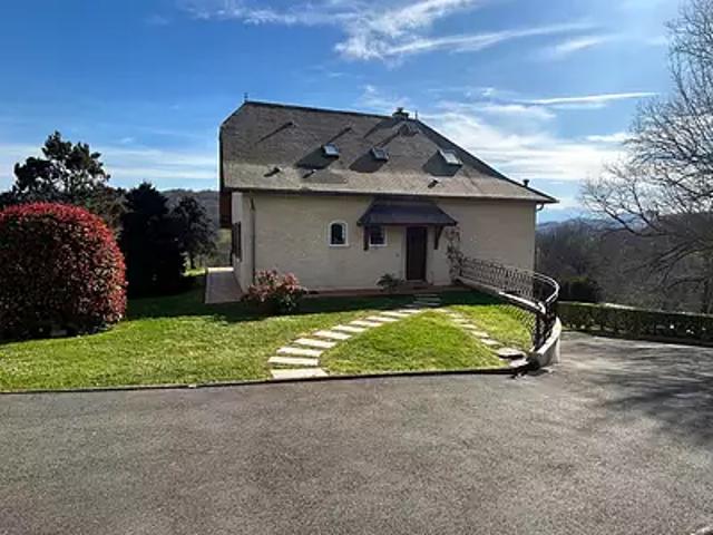 Barcus 64130 Achat / Vente maison 5 pièces t5 au dernier étage terrasse