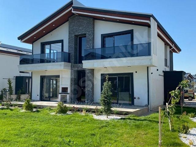 BARDAKÇI MAHALLESİNDE SATILIK SIFIR DUBLEX VİLLA