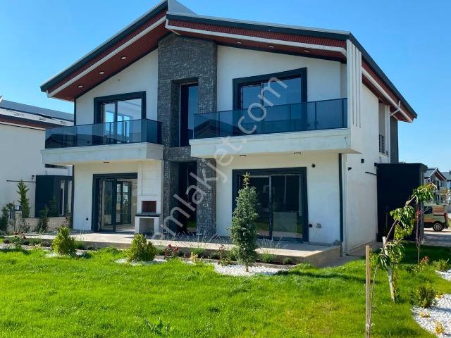 Bardakçı Mahallesinde Satılık Sıfır Dublex Villa