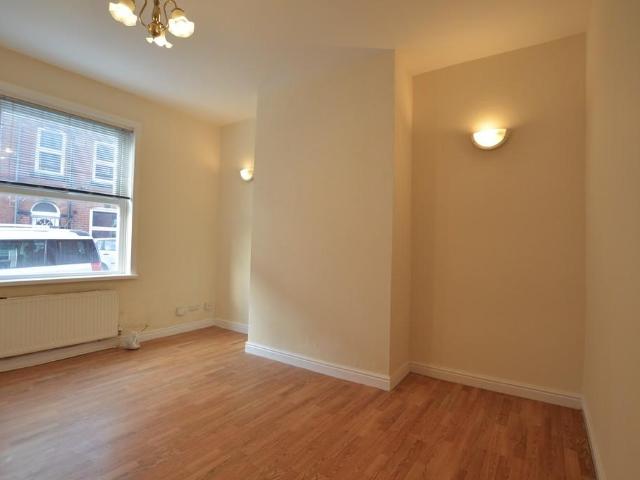 Barden Terrace, Wortley, Leeds 2 bed terraced house to rent £775 pcm £179 pw