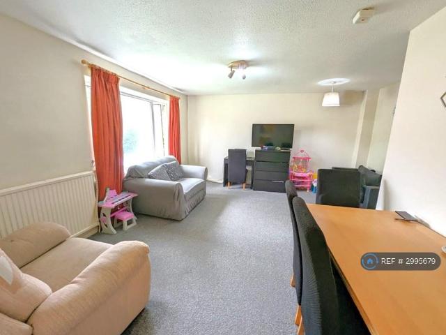 Bardsley Close, Croydon, CR0 2 bed flat to rent £1,650 pcm £381 pw