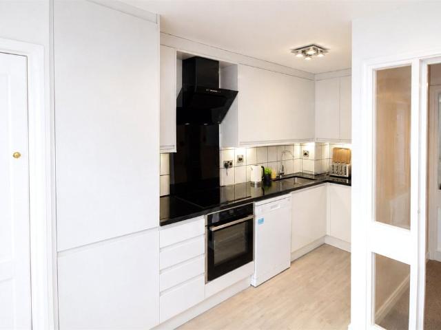 Bardsley Close, Croydon CR0, 3 bed detached house to rent, £2,450 pcm | PrimeLocation