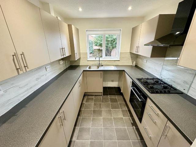 Bardwell Court, Wakefield WF3, 3 bed property to rent, £1,200 pcm | PrimeLocation