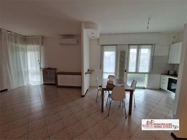 Bareggio trilocale 90mq