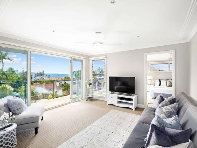 Barefoot Beachside Living With Inspiring Ocean Views