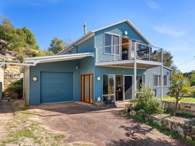 Barefoot Beachside Living