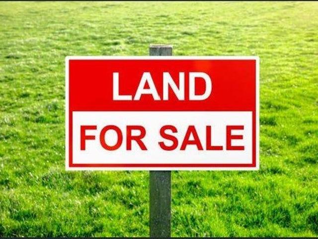 Bargain Hunters' Delight! Registered Block. 300m2. 10m Frontage. ONLY $690,000 After Exclusive Discount. 5% Deposit. Call Eric now!
