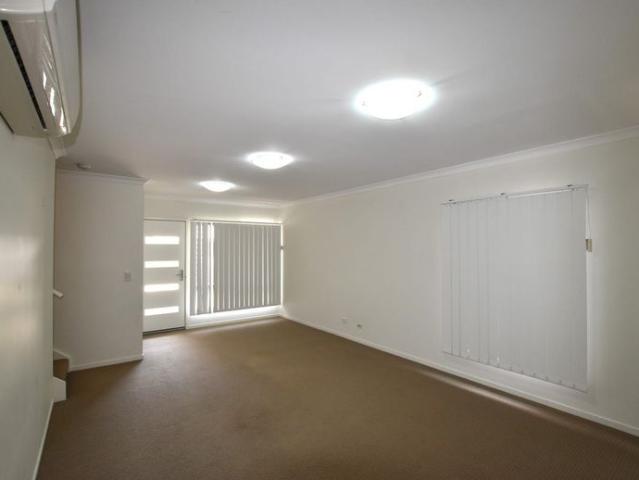 BARGAIN! THREE BEDROOMS THREE BATHROOMS COMPLEX WITH POOL