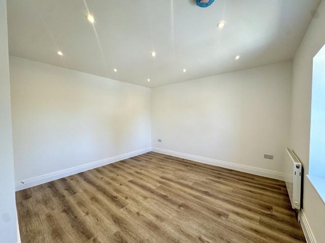 Barge Drive, Southall, Middlesex UB2, 3 bed flat to rent, £2,600 pcm | PrimeLocation
